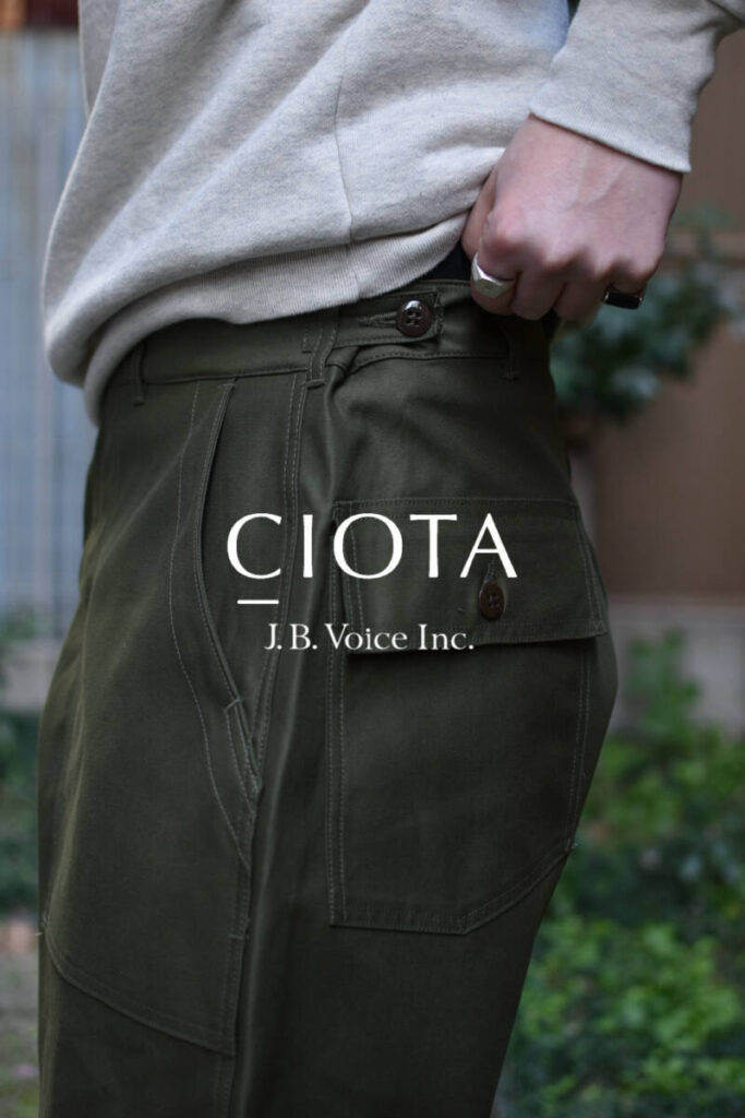 歴代のモデルをベースにした別注ベイカーパンツ。CIOTA for J.B.Voice